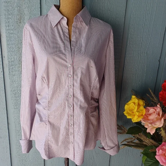 NEW YORK & COMPANY beautiful blouse with collar, striped long sleeve polo style - Picture 5 of 15